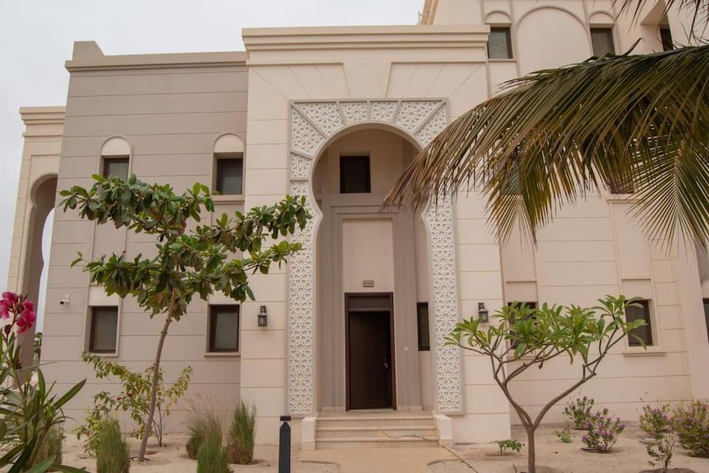 Stylish Townhouse Retreat In The Heart Of Salalah By Bespoke Holiday Homes Taqah Exterior photo