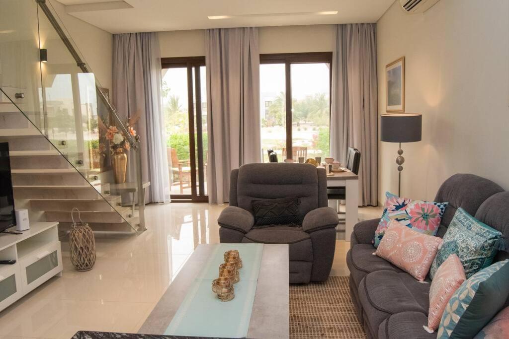 Stylish Townhouse Retreat In The Heart Of Salalah By Bespoke Holiday Homes Taqah Exterior photo